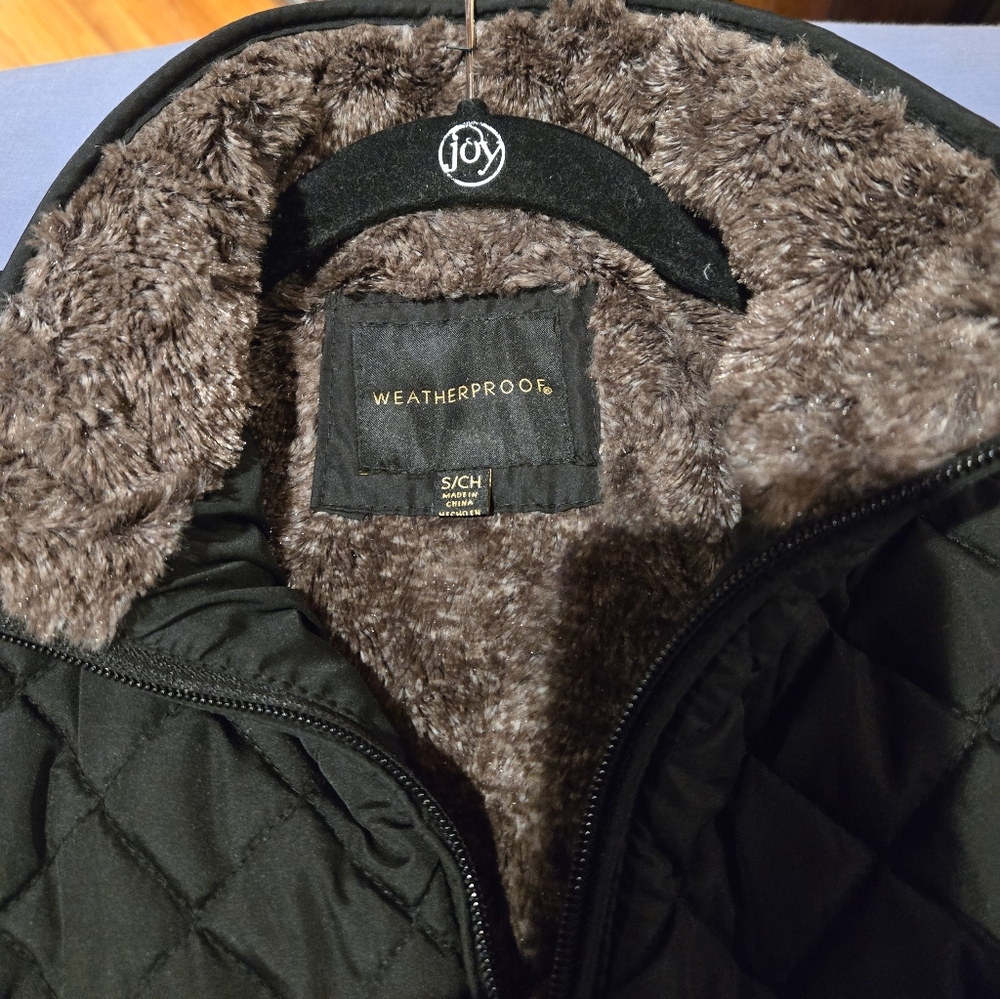 Weatherproof Women's Black Quilted Vest with Gold Accent Small/Chico - Picture 2 of 8